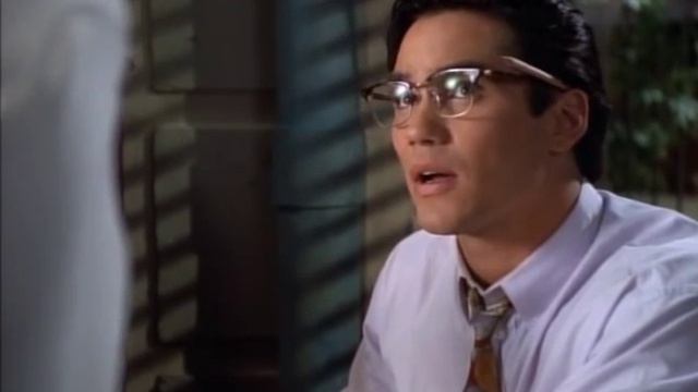 Teri.Hatcher Leggy Scene from Lois & Clark смотреть онлайн