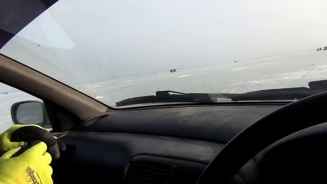 Зимняя рыбалка Межковрижье. Ловля зубаря на блесна Приморье. Ловля селёдки на блесна. смотреть онлайн