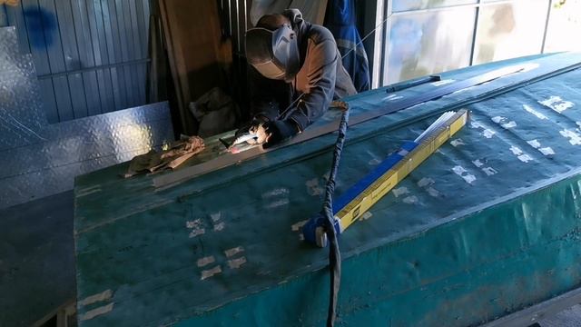 Процесс установки реданов на лодку Крым М смотреть онлайн