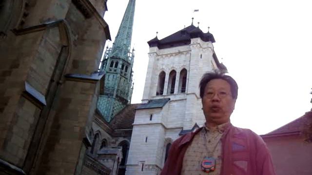 TRAN QUANG HAI sings with overtones in front of the Cathedral SAINT PIERRE, Geneva, Switzerland смотреть онлайн