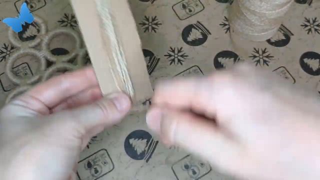 Ёлочка-подвеска из ДЖУТА своими руками / Рождественское украшение на дверь / Елка из джута шпагата смотреть онлайн