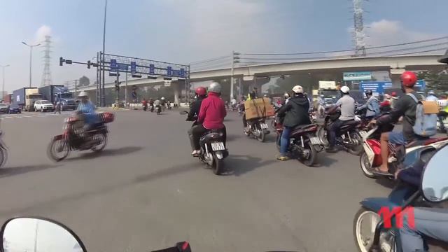 Во Вьетнаме, во Сайгоне( HCMC), над рекой и под водой... смотреть онлайн