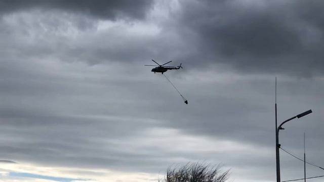 В кургане горят дачи! Привлечён к тушению вертолёт ! смотреть онлайн