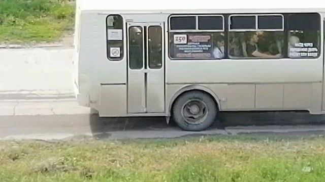 Автобус ПАЗ-4234-04 №К 466 ОЕ 154 следует по Южному Микрорайону