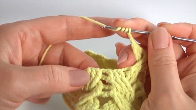 Crochet Cable Step By Step/Crochet Baby Booties with Strap/ HOW TO CROCHET смотреть онлайн