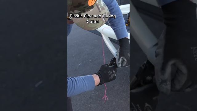Plastic Pipe Cutter vs PVC/PEX Cutting Attachment смотреть онлайн