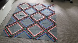 ЛОСКУТНОЕ ОДЕЯЛО ИЗ СТАРЫХ ТРИКОТАЖНЫХ МАЕК ???