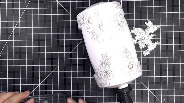 Ellen Hutson | Gel Printing with Catherine Pooler Refreshed Inks смотреть онлайн