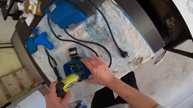 Fixing my water pump смотреть онлайн