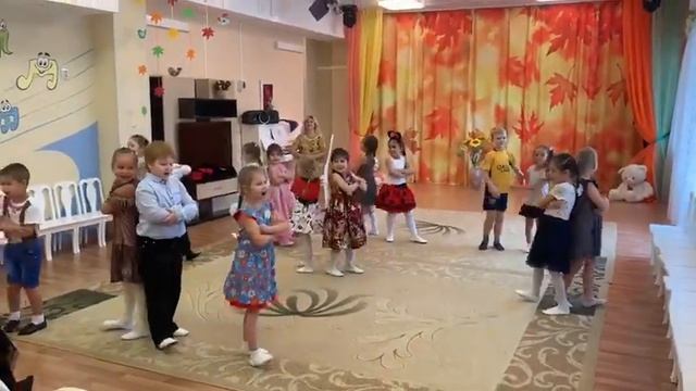 Карима в садике танцует смотреть онлайн