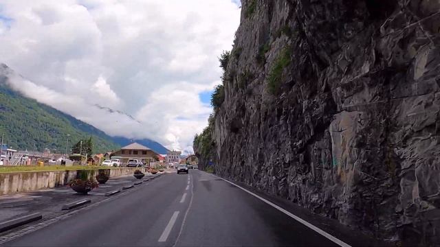 DRIVING INTERLAKEN, Interlaken-Oberhasli, Canton of Bern, SWITZERLAND I 4K 60fps смотреть онлайн