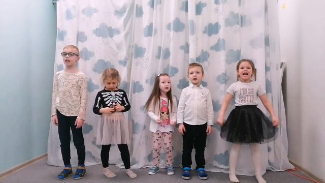 Песня на 8 марта маме. Вокальная студия MUSICWAY. Ансамбль Соловушки смотреть онлайн