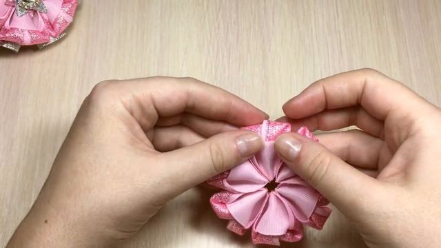 Цветы блестящие со звездами из репсовой и парчовой лент Патчи смотреть онлайн