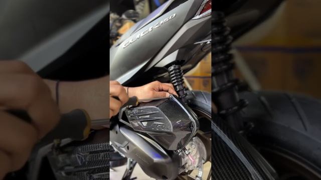 New Honda Click 160cc / Honda Vario 160 Carbon Garnish Installation - Link Posted in the Descriptio смотреть онлайн