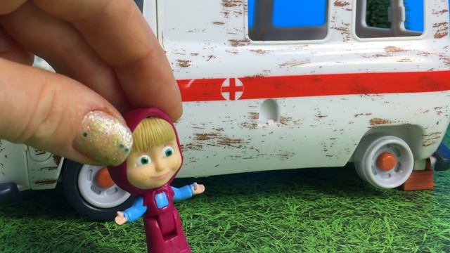 MASHA AND THE BEAR - MASHA MAKES WISHES AT MAGICAL FOUNTAIN FAIRY WITH BEAR AND THE WOLVES