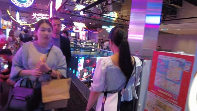Camden Town - Tokyo Style! Secret Retro Arcades and Mega Chips. смотреть онлайн