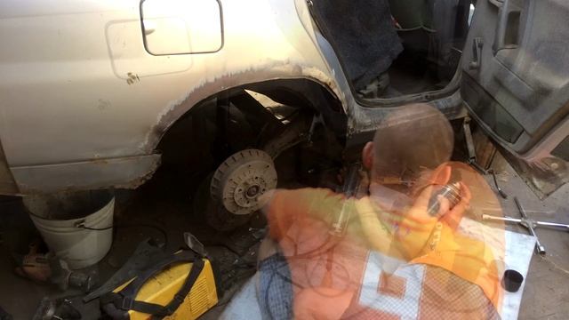 ПЕРЕВАРКА НИШИ БАГАЖНИКА,КРЫЛЬЕВ И АРОК НА ВАЗ 2110 смотреть онлайн