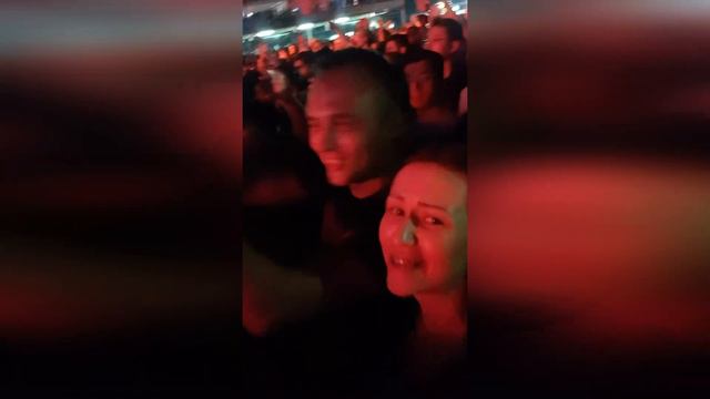 Из Дубай в Абу-Даби, концерт Eminem, фанаты снесли ограду #LastExit #EMINEM #Level43 #MadMax