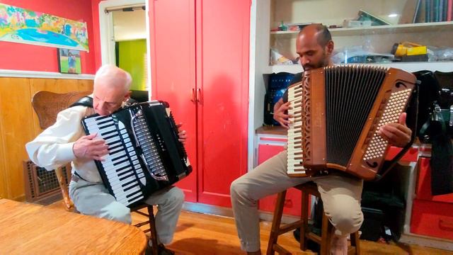 Domino - Accordion Duet смотреть онлайн