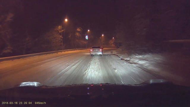 Алматы. Снегопад 16 марта. Улица Горная смотреть онлайн