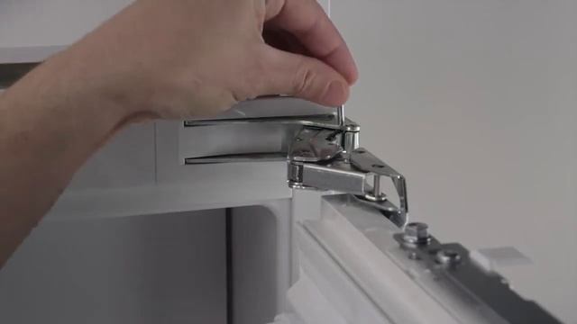 Omezení úhlu otevření dveří u spotřebičů Liebherr смотреть онлайн