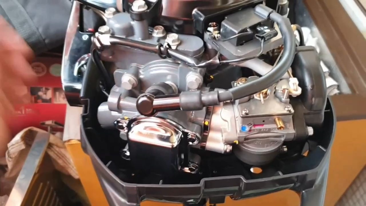 Лодочный мотор SUZUKI DF 2.5 - Первый пуск и обкатка после... смотреть онлайн