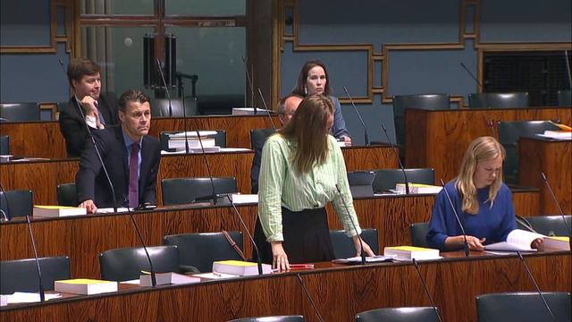 Katri Kulmuni keskusta Vasemmalla voitaisiin kunnioittaa смотреть онлайн