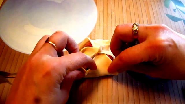 КАК ЛЕПИТЬ МАНТЫ. ЦВЕТЫ. КАК КРАСИВО ОФОРМИТЬ СТОЛ. УКРАШЕНИЯ ТАРЕЛКИ смотреть онлайн