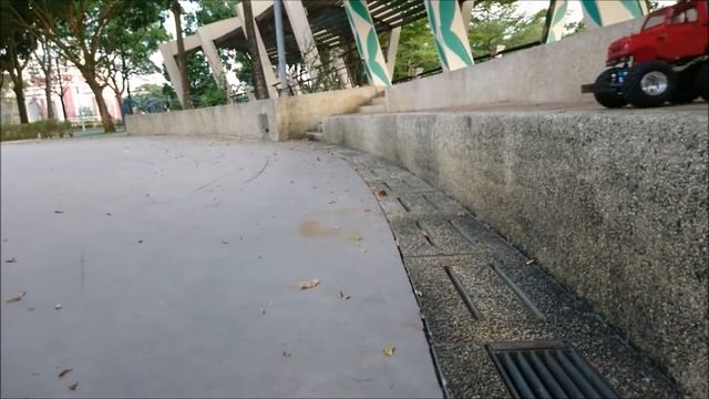 Tamiya Suzuki Jimny - WR02 at the park смотреть онлайн