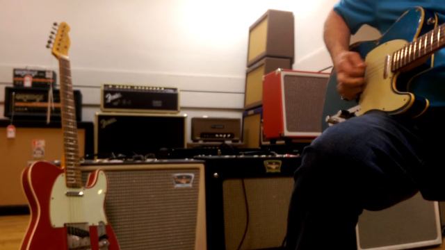 Fender Custom Shop 63 Tele (blue sparkle extreme relic) vs Red '63 CS Tele w/Twisted Tele PUs смотреть онлайн