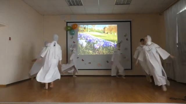 Танец Девка по саду ходила смотреть онлайн