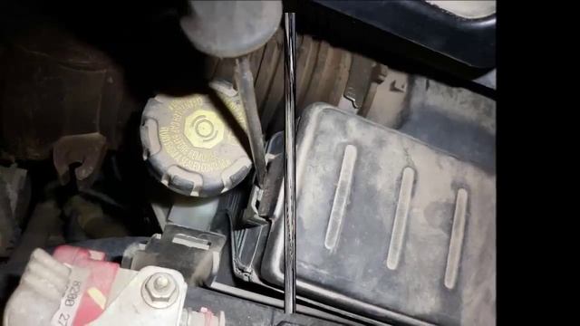 schimbare filltru aer Renault Modus 1,4 16V смотреть онлайн