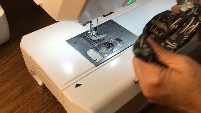 DIY Mouse Wrist Rest - Learn to sew a mouse wrist rest! | Janome 8200QCP Sewing Machine смотреть онлайн