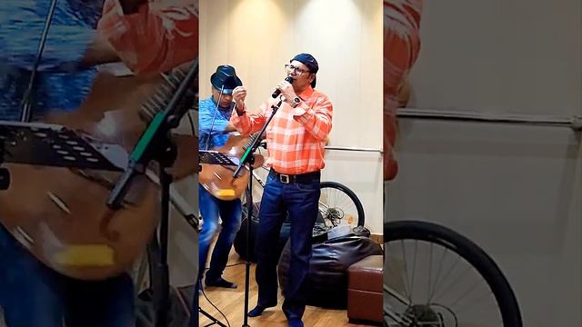 Teri galiyon main na 🎸| ek shaam sangeet premiyon ke naam | live by Faisal Naseem смотреть онлайн