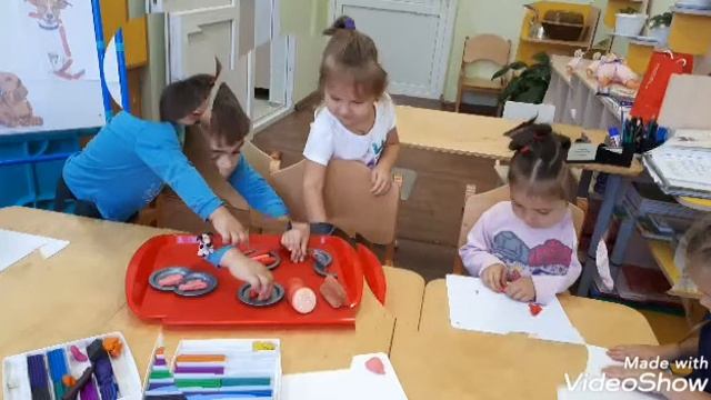 Лепка в 1 младшей группе "Сказка`. Колбаски для пёсика. Воспитатель Саруханян Лусинэ Камоевна. смотреть онлайн