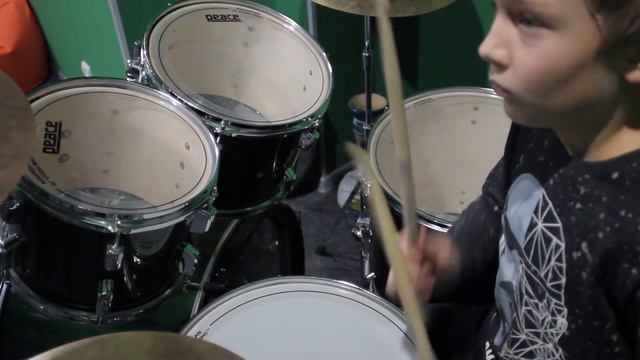 Олексій Писаревський - 8 років, барабани (Воины Света) смотреть онлайн