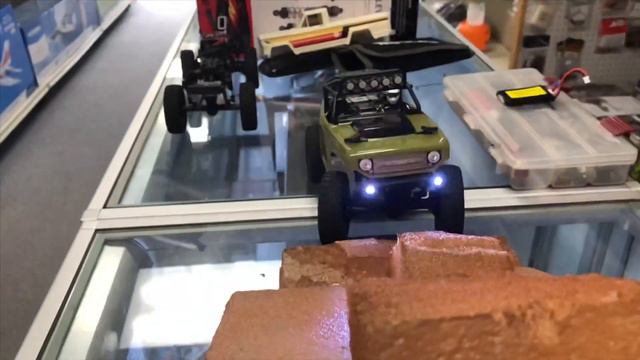 Axial 1/24 Deadbolt foam course смотреть онлайн