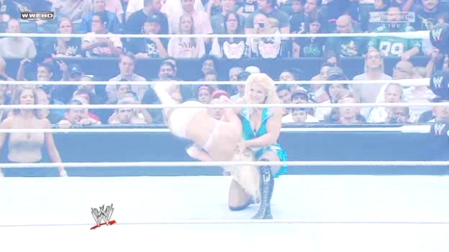 Kelly Kelly Vs. Beth Phoenix [Summerslam 2011]