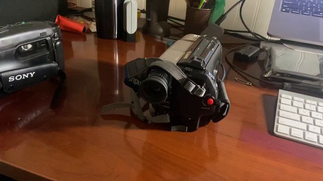 2 Sony Camcorders For Parts (CCD-TR705 and CCD-TRV65 смотреть онлайн