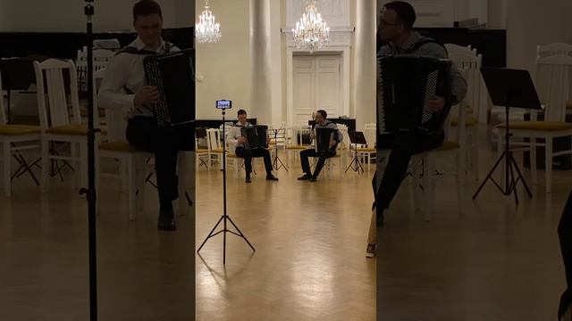 (Accordion) S.Stoyanov and A.Zubov / DAICHEVO HORO - IVAN MILEV смотреть онлайн