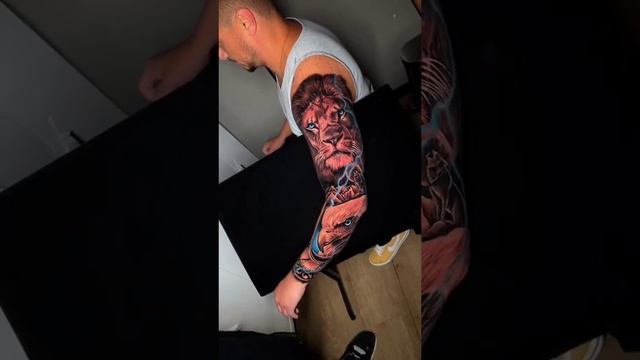 #shorts mixed tattoo design of lion and eagle #lion #tattoo #realistic #tattooartist #tattoodesign смотреть онлайн