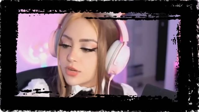 Arigameplays le hace un favor a sus SIMPS смотреть онлайн