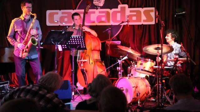 Diego Pinera Trio - Bart @Cascadas Club, Hamburg смотреть онлайн