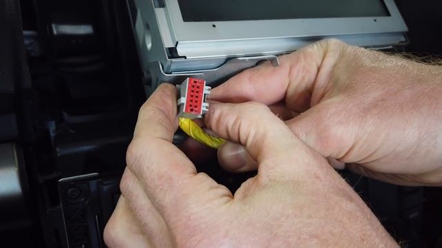 How to remove Land Rover Freelander 2 navigation screen / radio / CD player LR2 смотреть онлайн