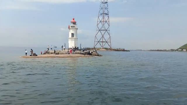 Маяк Токаревский и Басаргина. Вид с моря. смотреть онлайн