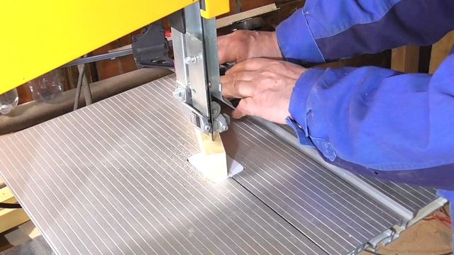 Круглый столик из массива сосны. смотреть онлайн