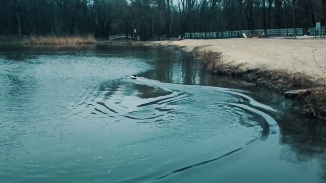 Карповый кораблик,первый раз на воде.выявляем ошибки,вода попадает в кораблик смотреть онлайн