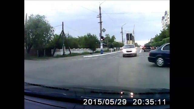 Чуть не остался без машины смотреть онлайн