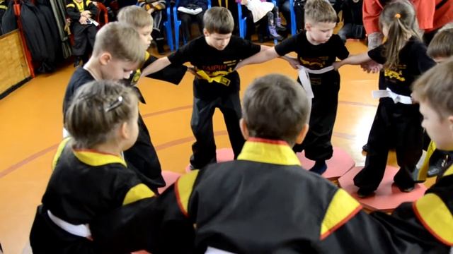 Праздник поясов. Школа Тайпин. Дети 5-7 лет смотреть онлайн