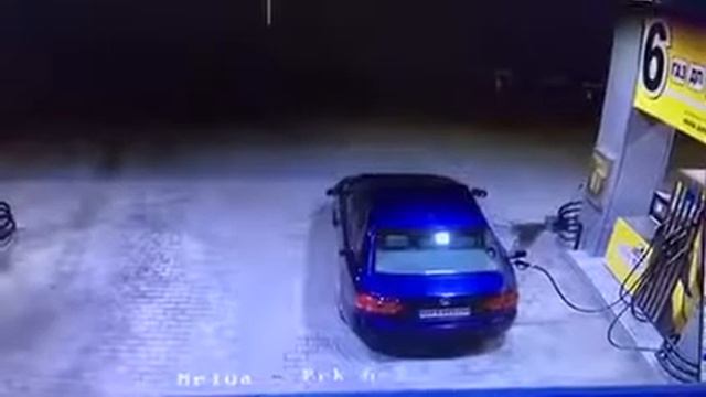 Пожар на заправке БРСМ в Киевской обл. 20 июня. Взорвался газовая колонка по вине одного из клиенто смотреть онлайн